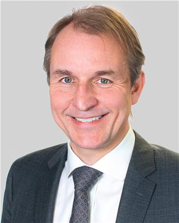 Dr Fergus Robertson photo