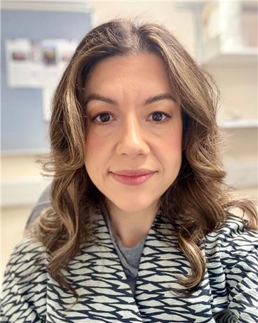 Ms Katie Adams photo